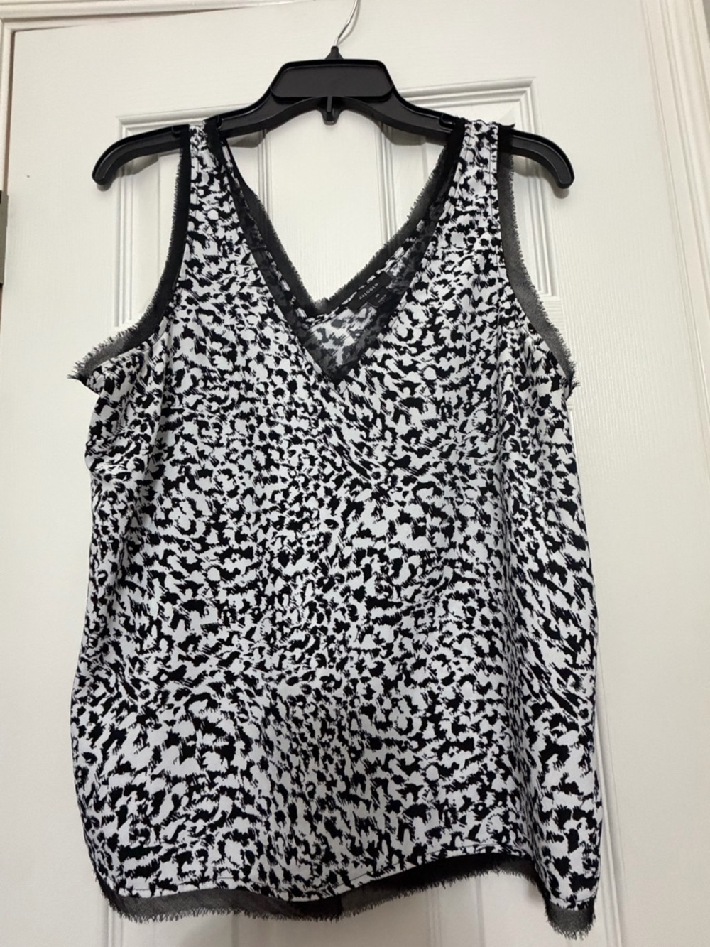 Halogen Black and White Printed V-Neck Camisole